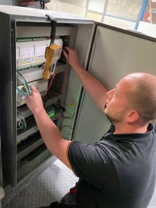 photo d'un électromécanicien